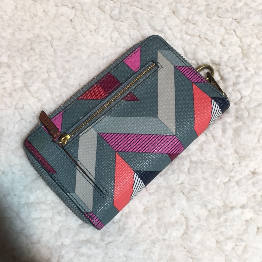 FOSSIL Wristlet - Picture 2 of 3